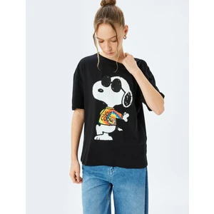 Snoopy Baskılı Kısa Kollu Bisiklet Yaka Lisanslı Tişört