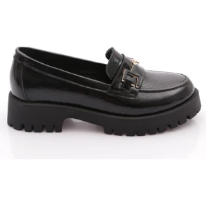 2854 Kadin Metal Aksesuarli Loafer Ayakkabi