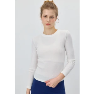 Kadın Beyaz Renk Basic Uzun Kollu T-Shirt