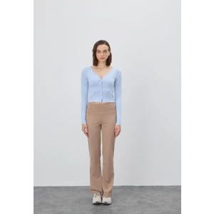 Kadın Bebe Mavi Renk Düğmeli Crop Hırka