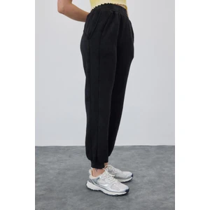 Kadın Siyah Yıkama Efektli Lastikli Eşofman Altı