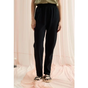 Kadın Siyah Renk Beli Lastikli Eşofman Altı