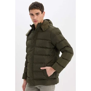 Regular Fit Kapüşonlu Fermuarlı Çıtçıt Kapamalı Cepli Şişme Mont E7286AX24WN