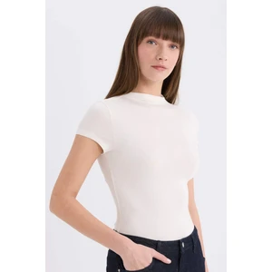Slim Fit Dar Kesim Yarım Balıkçı Yaka Soft Touch Kısa Kollu Tişört E5906AX25SP