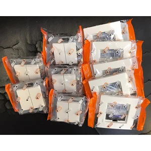 Karre Beyaz Komütatör+Çerçeve 5li Paket