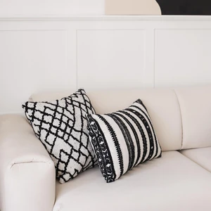 Fineroom Living Maya - Etnik Kilim Desenli Kırlent 50X50 - Siyah & Beyaz (Ic Yastık Dahil)