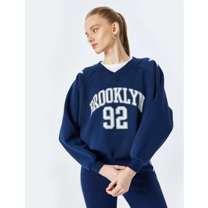 Kolej Baskılı Uzun Kollu Oversize V Yaka Sweatshirt