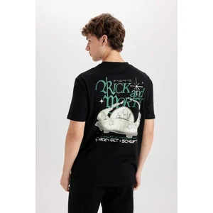 %100 Pamuk Rick and Morty Regular Fit Bisiklet Yaka Sırt Baskılı Kısa Kollu Tişört D5467AX25SP