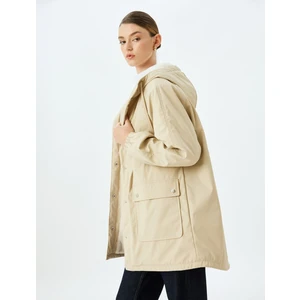 Cepli Çıt Çıt Düğme Kapamalı Cepli Içi Peluş Astarlı Kapüşonlu Oversize Suni Deri Parka
