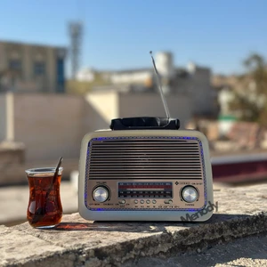 2025 Yeni Tasarım 301 Şarjlı Nostaljik Görünümlü Retro Fenerli Radyo Bluetoothlu Radyo Müzik Kutusu