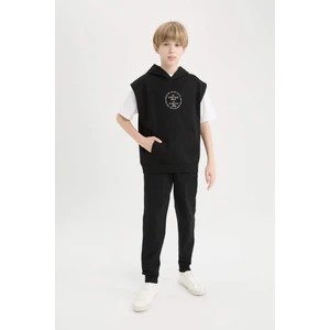 Erkek Çocuk 3'lü Takım Kapüşonlu Kolsuz Baskılı Sweatshirt Kısa Kollu Tişört Beli Paçası Lastikli Eşofman Altı D9912A825SP