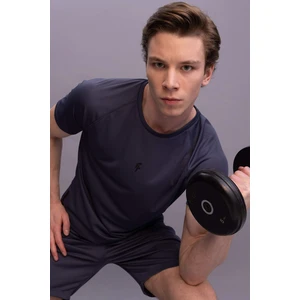 DeFactoFit Slim Fit Dar Kesim Yaka Baskılı Sporcu Kısa Kollu Tişört V2887AZ23SP