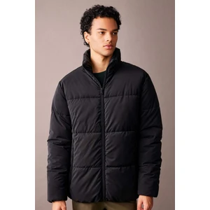 Slim Fit Şişme Mont Dar Kesim Dik Yaka Astarlı Fermuarlı Çift Cepli U4213AZ23AU