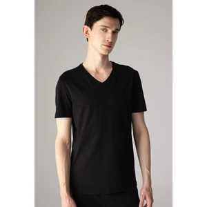 %100 Pamuk Slim Fit Dar Kesim V Yaka Basic Düz Kısa Kollu Siyah Tişört M7668AZ24SP