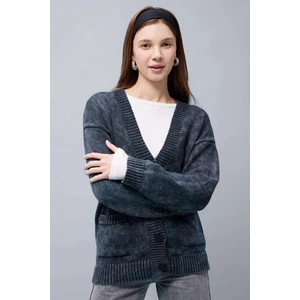 Regular Fit V Yaka Düğmeli Yıkamalı Triko Hırka B6877AX23WN