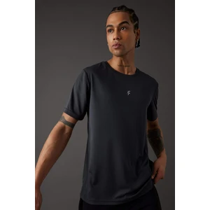 DeFactoFit Slim Fit Bisiklet Yaka Baskılı Kısa Kollu Sporcu Tişört X6142AZ24SP