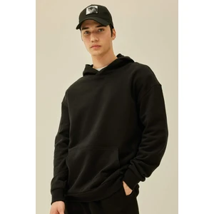 Comfort Regular Fit Rahat Kalıp Kapüşonlu Kanguru Cepli Basic Düz Sweatshirt B4446AX24SP