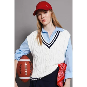 Coool Regular Fit V Yaka Saç Örgü Desenli Triko Süveter