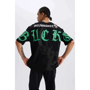 DeFactoFit NBA Milwaukee Bucks Oversize Geniş Kalıp Bisiklet Yaka Kısa Kollu Tişört B3910AX25SP