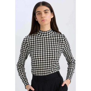 Slim Fit Dar Kesim Yarım Balıkçı Yaka Kazayağı Bürümcük Uzun Kollu Tişört D9498AX24WN