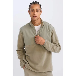 DeFactoFit Standart Fit Dik Yaka Fermuarlı Polar Sporcu Sweatshirt D9226AX24WN