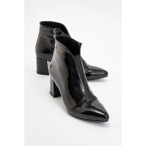 Finda Siyah Rugan  Deri Kadın Kalın Topuklu Bot