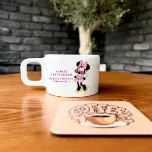 Ceylin Hobi Hediyelik Yanlış Yapıyorsam Doğrusu Hoşuma Gitmemiştir Yazılı Minnie Mouse Baskılı Kupa Bardak