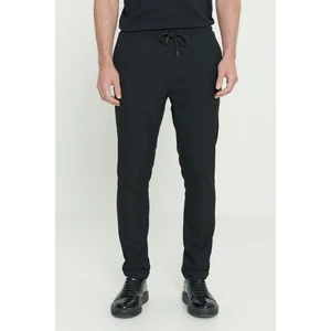 Altınyıldız Classics Erkek Siyah Slim Fit Rahat Kesim Beli Bağlamalı Yan Cepli Jogger Pantolon