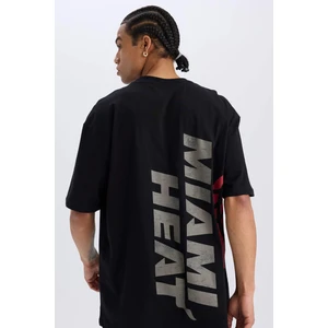 Defactofit Nba Miami Heat Oversize Geniş Kalıp Bisiklet Yaka Sporcu Kısa Kollu TIŞÖRT E0067AX25SP