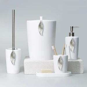 Leaf Banyo Seti Beyaz Gümüş