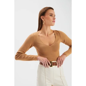 V Yaka Triko Crop Vizon