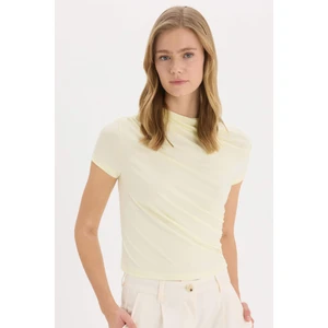 Slim Fit Dar Kesim Kayık Yaka Soft Touch Kısa Kollu Tişört E7016AX25SP