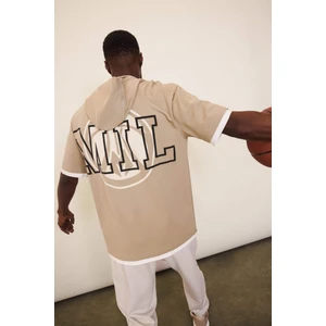 DeFactoFit NBA Milwaukee Bucks Oversize Geniş Kalıp Kapüşonlu Sırt Baskılı Kısa Kollu Tişört D6708AX25SP