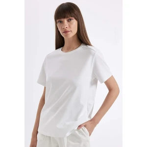 Regular Fit Bisiklet Yaka Casual Premium Basic Düz Kısa Kollu Beyaz Tişört A9428AX24AU