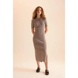 Fitted Polo Yaka Kısa Kollu Yırtmaçlı Midi Triko Elbise D4914AXNS