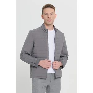 Standart Fit Normal Kesim Gizli Kapüşonlu Yan Cep Mont