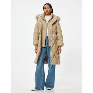 Ekstra Uzun Şişme Mont Suni Kürk Detaylı Kapüşonlu Kemerli Rüzgar Kapaklı