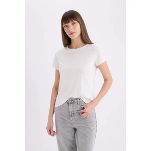 Regular Fit Bisiklet Yaka Basic Düz Kısa Kollu Beyaz Tişört W7299AZ25SP