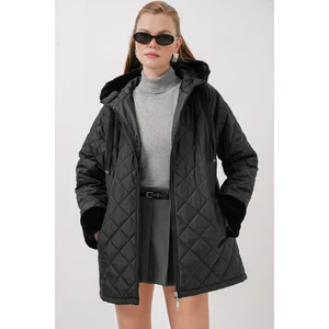 5197 Kapüşonlu Kapitone Mont - Siyah