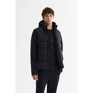 Avva Erkek Siyah Kapüşonlu Su İtici Rüzgar Geçirmez Çıkarılabilir Yelekli Mevsimlik Mont A42Y6100