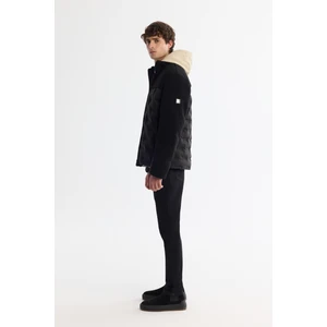 Avva Erkek Siyah Dik Yaka Su İtici Rüzgar Geçirmez Elyaf Şişme Peluş Comfort Fit Mont A42Y6017