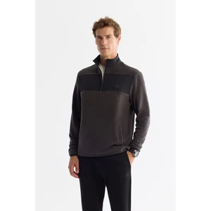 Avva Erkek Antrasit Soğuğa Dayanıklı Fermuarlı Dik Yaka Polar Regular Fit Sweatshirt A42Y1380