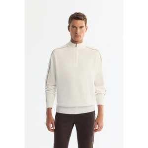 Avva Erkek Ekru Regular Fit Fermuarlı Dik Yaka Rayon Triko Kazak A42Y5005