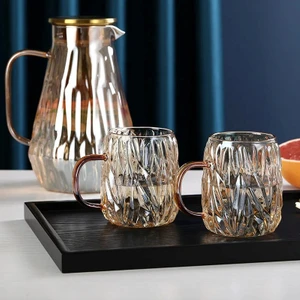 Borosilikat Amber Cam Gold Kapaklı Sürahi 1900 Ml & 2 Adet Borosilikat Cam Kupa 450 Ml