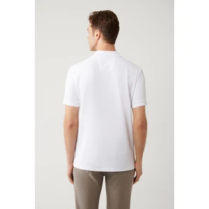 Avva Erkek Beyaz Kıvrılmaz Polo Yaka %100 Pamuk Basic Regular Fit T-Shirt B001032