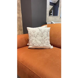 Bahar Esintisi Nakışlı Kırlent Kılıfı 1 Adet 43 x 43 cm