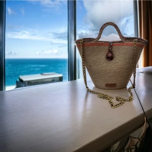 Hediyenin Elli Tonu Hasır Çanta Tasarım Midi Boy Çanta ,elite ve Otantik Kadın Çantası, El Yapımı Çanta Jüte Çanta