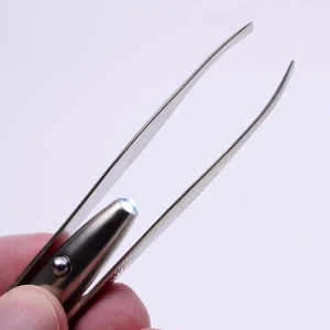 LED Işıklı Cımbız 1 Adet Eğimli Uç ile Kaş ve Tüy Alma Kolaylığı