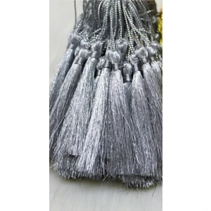 İpek Hobi 25 Adet Gümüş 6 cm İp Püskül