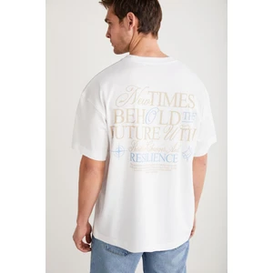 Colıbrı Erkek Ön Arka Baskı Detaylı Oversize Kısa Kollu Bisiklet Yaka Organik Pamuklu Beyaz T-shirt